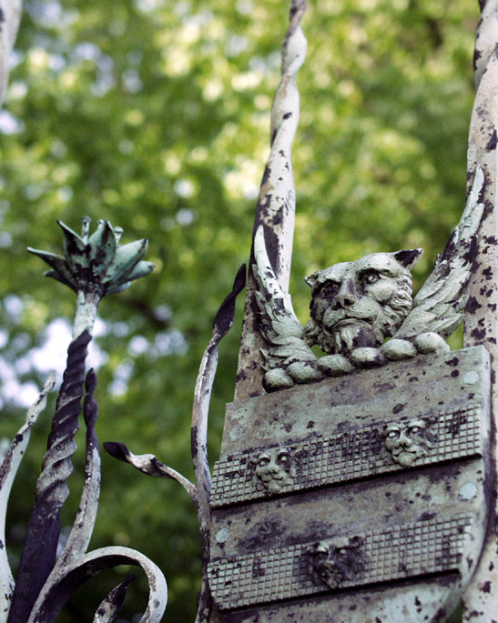 albury-bronze-tomb-detail1